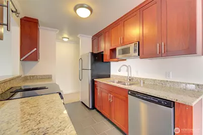 11525 Greenwood Avenue N #401, Seattle, WA 98133 - Photo 6