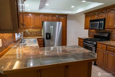 25218 SE 31st Place, Sammamish, WA 98075 - Photo 6
