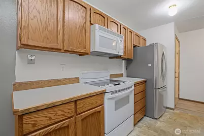 17430 Ambaum Boulevard S #37, Seattle, WA 98148 - Photo 12