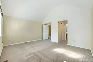 10063 Wallingford Ave N, Seattle, WA 98133 - Photo 16