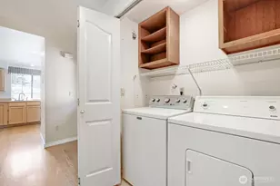 10063 Wallingford Ave N, Seattle, WA 98133 - Photo 26