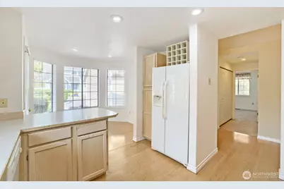 10063 Wallingford Avenue N, Seattle, WA 98133 - Photo 20