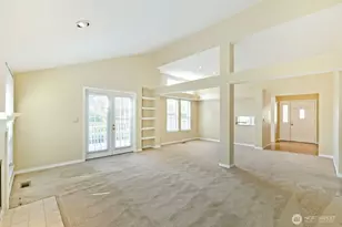 10063 Wallingford Ave N, Seattle, WA 98133 - Photo 12