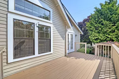 10063 Wallingford Avenue N, Seattle, WA 98133 - Photo 6