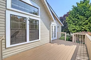10063 Wallingford Ave N, Seattle, WA 98133 - Photo 6