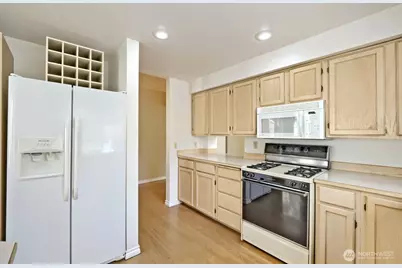 10063 Wallingford Avenue N, Seattle, WA 98133 - Photo 18