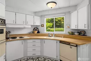 10029 Whitecap Dr NW, Olympia, WA 98502 - Photo 6