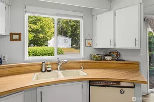 10029 Whitecap Dr NW, Olympia, WA 98502 - Photo 8