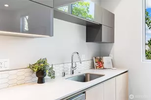305 17th Ave E, Seattle, WA 98112 - Photo 12