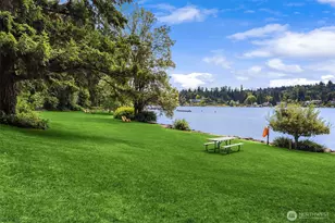 2716 106th Pl SE, Beaux Arts Village, WA 98004 - Photo 4