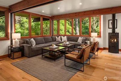 2716 106th Place SE, Beaux Arts Village, WA 98004 - Photo 14