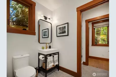 2716 106th Place SE, Beaux Arts Village, WA 98004 - Photo 18