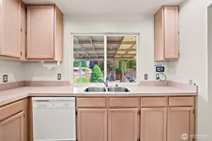10626 SE 213th Ct, Kent, WA 98031 - Photo 8