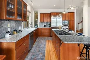 8418 Island Dr S, Seattle, WA 98118 - Photo 14