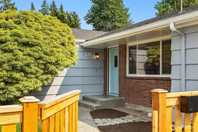 211 N 160th Street, Shoreline, WA 98133 - Photo 2