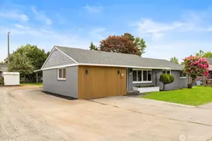 308 E 84th St, Tacoma, WA 98445 - Photo 2