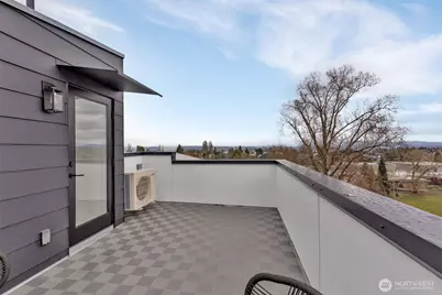 435 19th Avenue E, Seattle, WA 98112 - Photo 24