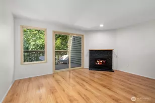 702 NW 189 Ln, Shoreline, WA 98177 - Photo 2