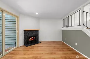702 NW 189 Ln, Shoreline, WA 98177 - Photo 4