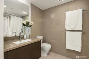 588 Bell St, Seattle, WA 98121 - Photo 10