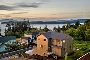 3706 W 3rd St, Anacortes, WA 98221 - Photo 8