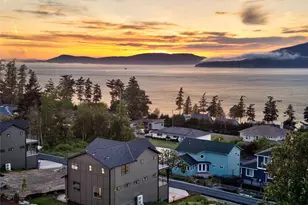 3706 W 3rd St, Anacortes, WA 98221 - Photo 4
