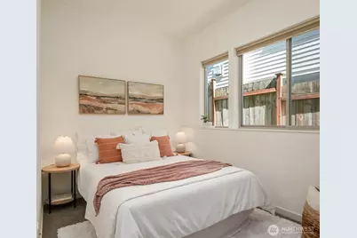 464 NE Maple Leaf Place #B, Seattle, WA 98115 - Photo 20