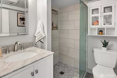2541 10th Avenue W, Seattle, WA 98119 - Photo 24