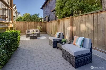 2541 10th Avenue W, Seattle, WA 98119 - Photo 28