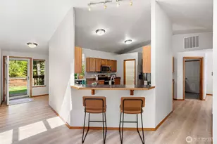 511 E Gills Cove Dr, Allyn, WA 98524 - Photo 8
