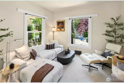 6322 5th Avenue NE, Seattle, WA 98115 - Photo 2