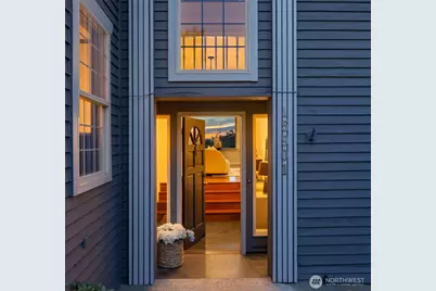 15901 23rd Avenue SW, Burien, WA 98166 - Photo 2