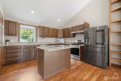 242 W Lake Sammamish Parkway SE, Bellevue, WA 98008 - Photo 14