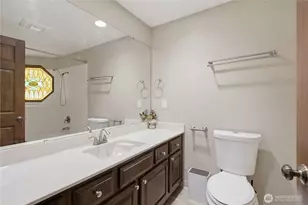 242 W Lake Sammamish Pkwy SE, Bellevue, WA 98008 - Photo 22