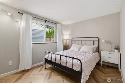 242 W Lake Sammamish Parkway SE, Bellevue, WA 98008 - Photo 28