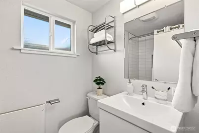 4511 Cascadia Avenue S, Seattle, WA 98118 - Photo 16