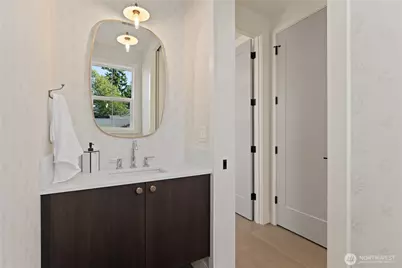 3243 13th Avenue W, Seattle, WA 98119 - Photo 16