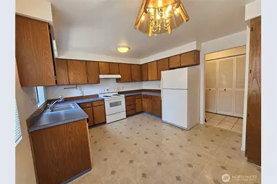 5025 81st Place SW #2, Mukilteo, WA 98275 - Photo 4