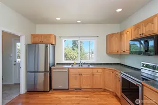 1031 W 14th St, Port Angeles, WA 98363 - Photo 10
