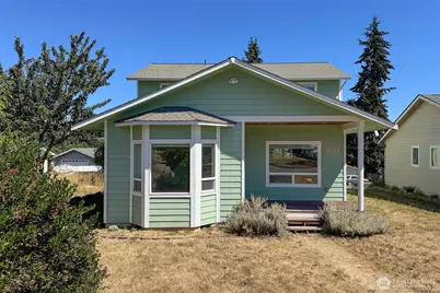 1031 W 14th Street, Port Angeles, WA 98363 - Photo 2