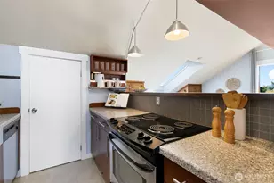 3835 Fremont Ave N, Seattle, WA 98103 - Photo 16