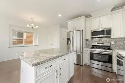 12722 35th Ave House D NE, Seattle, WA 98125 - Photo 14