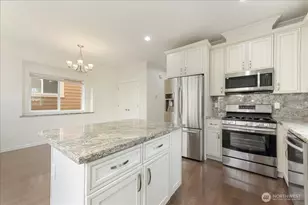 12722 35th Ave House D NE, Seattle, WA 98125 - Photo 14
