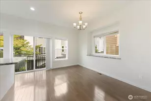 12722 35th Ave House D NE, Seattle, WA 98125 - Photo 8