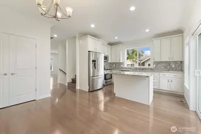 12722 35th Ave House D NE, Seattle, WA 98125 - Photo 10