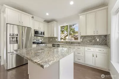 12722 35th Ave House D NE, Seattle, WA 98125 - Photo 12