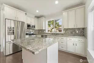12722 35th Ave House D NE, Seattle, WA 98125 - Photo 12