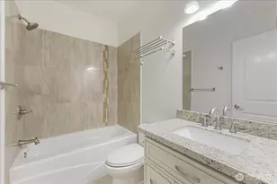 12722 35th Ave House D NE, Seattle, WA 98125 - Photo 24
