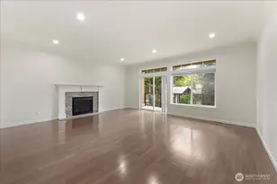 12722 35th Ave House D NE, Seattle, WA 98125 - Photo 20