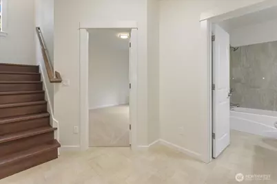 12722 35th Ave House D NE, Seattle, WA 98125 - Photo 6